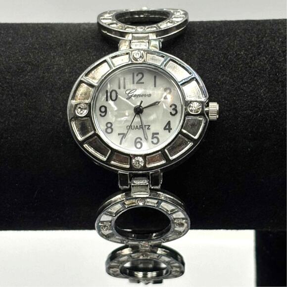 Y2K Silver Geneva Watch - Picture 1 of 4
